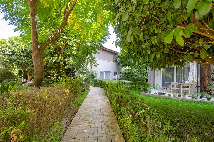 شقة فسيحة 4 + 1 في اونجلي كونيالتي أنطاليا 