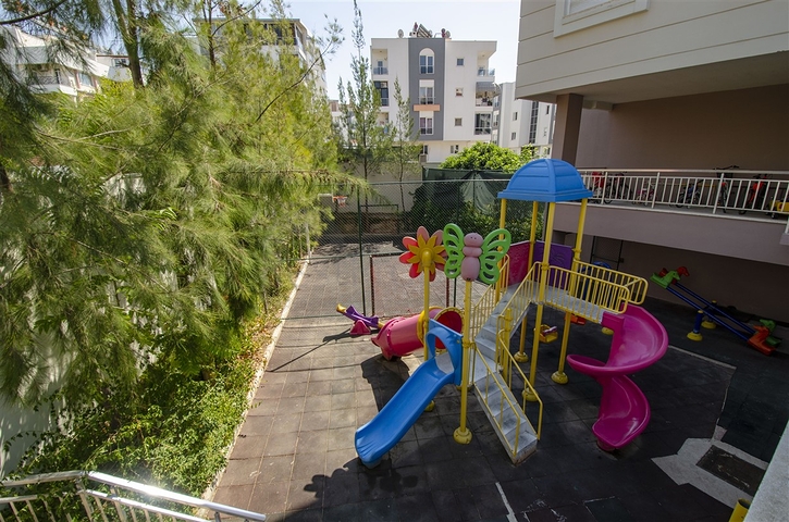 شقة فسيحة 4 + 1 في اونجلي كونيالتي أنطاليا 