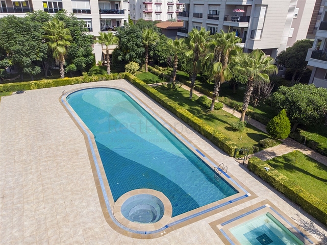 شقة فسيحة 4 + 1 في اونجلي كونيالتي أنطاليا 