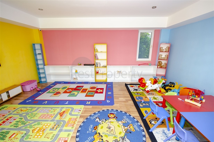 شقة فسيحة 4 + 1 في اونجلي كونيالتي أنطاليا 