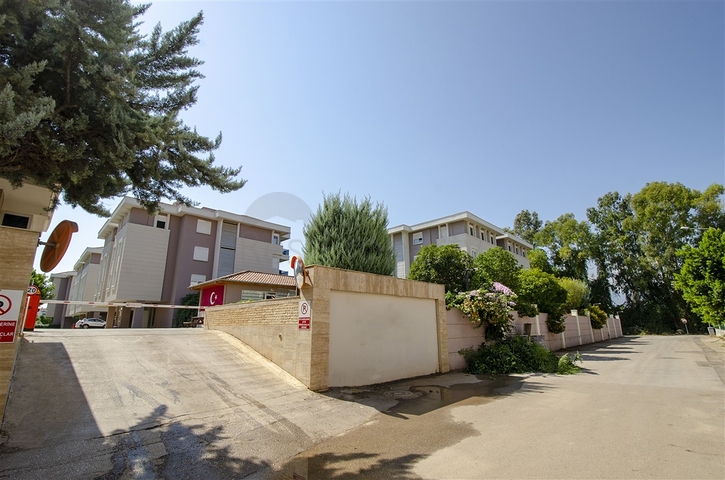 شقة فسيحة 4 + 1 في اونجلي كونيالتي أنطاليا 