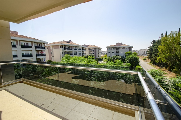 شقة فسيحة 4 + 1 في اونجلي كونيالتي أنطاليا 