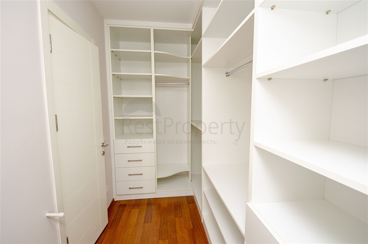 شقة فسيحة 4 + 1 في اونجلي كونيالتي أنطاليا 