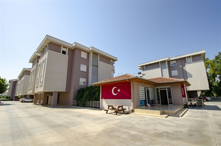 شقة فسيحة 4 + 1 في اونجلي كونيالتي أنطاليا 