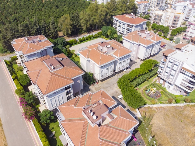 شقة فسيحة 4 + 1 في اونجلي كونيالتي أنطاليا 