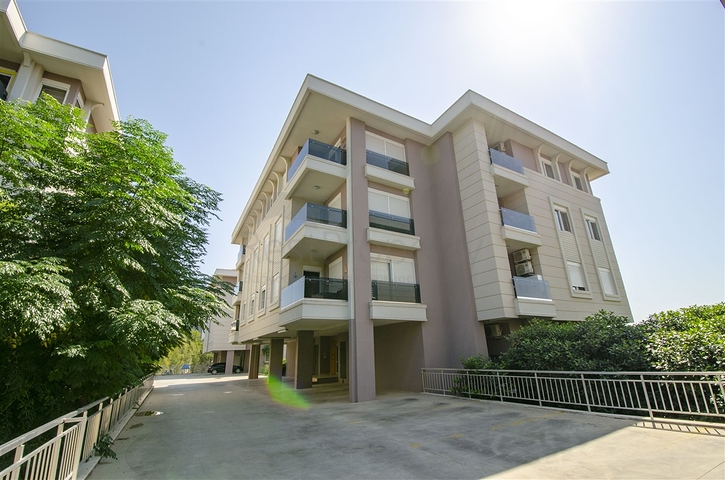 شقة فسيحة 4 + 1 في اونجلي كونيالتي أنطاليا 