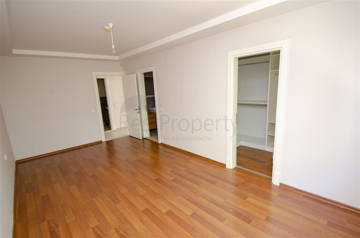 شقة فسيحة 4 + 1 في اونجلي كونيالتي أنطاليا 