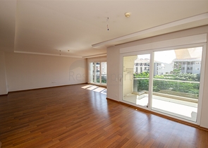 شقة فسيحة 4 + 1 في اونجلي كونيالتي أنطاليا 