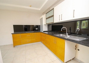 شقة فسيحة 4 + 1 في اونجلي كونيالتي أنطاليا 