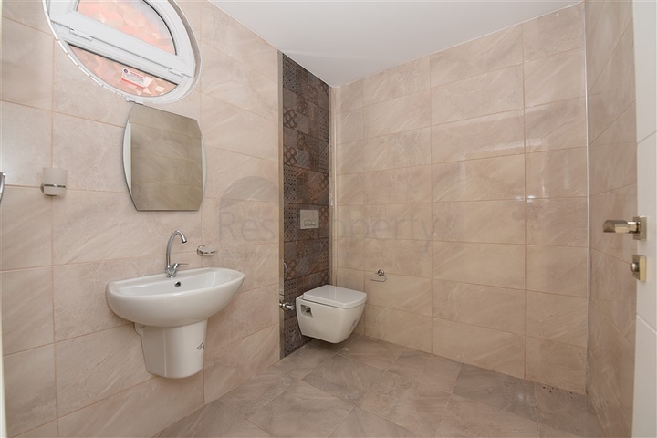 عقار تجاري في مركز الانيا 