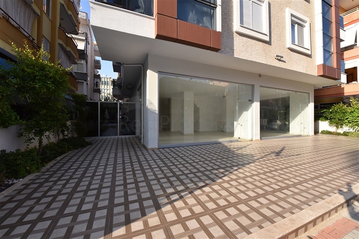 عقار تجاري في مركز الانيا 