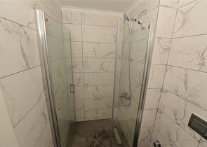 شقة غرفتين وصالة ضمن مجمع سكني حديث بسعر منافس 