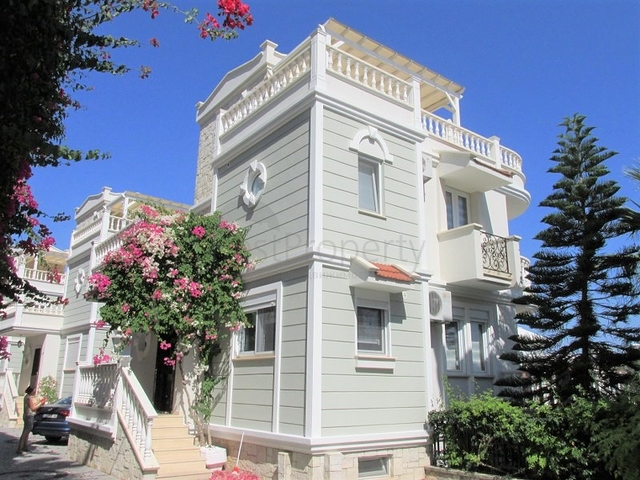 فيلا فخمة في كوناكليه 