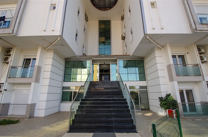  شقة واسعة 4+1 في منطقة اونجالي من كونيالتي أنطاليا