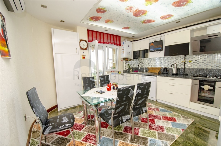  شقة واسعة 4+1 في منطقة اونجالي من كونيالتي أنطاليا