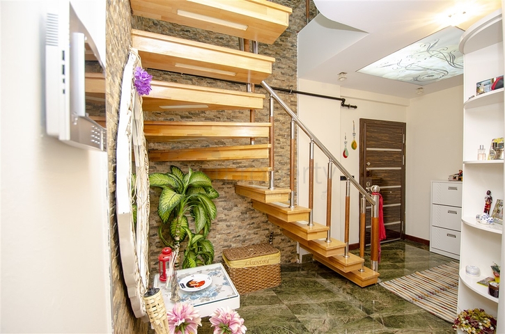  شقة واسعة 4+1 في منطقة اونجالي من كونيالتي أنطاليا