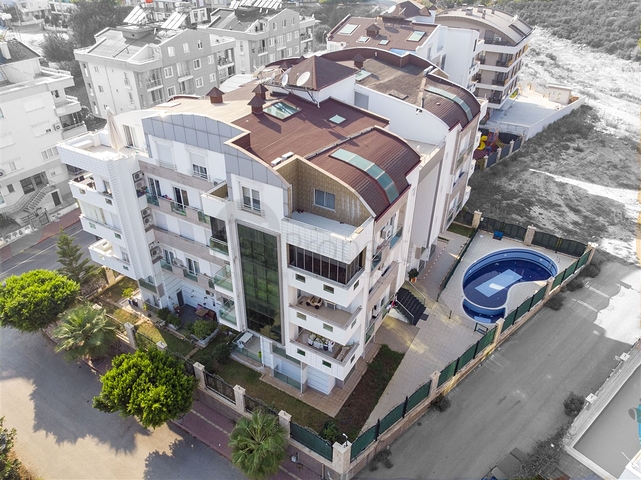  شقة واسعة 4+1 في منطقة اونجالي من كونيالتي أنطاليا