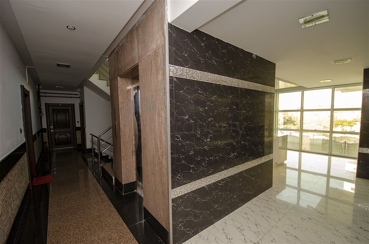  شقة واسعة 4+1 في منطقة اونجالي من كونيالتي أنطاليا