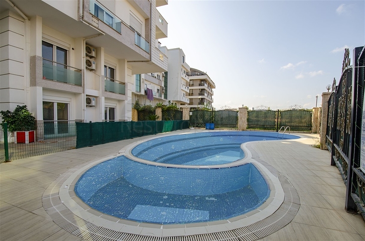  شقة واسعة 4+1 في منطقة اونجالي من كونيالتي أنطاليا