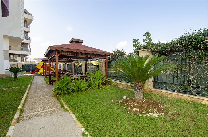  شقة واسعة 4+1 في منطقة اونجالي من كونيالتي أنطاليا