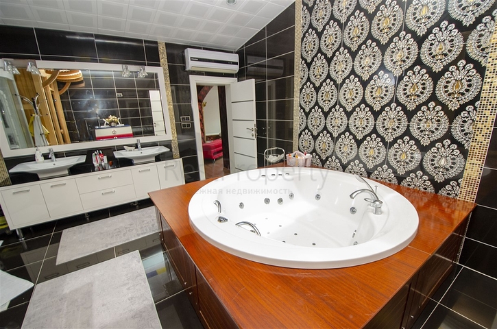  شقة واسعة 4+1 في منطقة اونجالي من كونيالتي أنطاليا