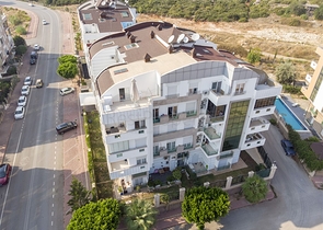  شقة واسعة 4+1 في منطقة اونجالي من كونيالتي أنطاليا