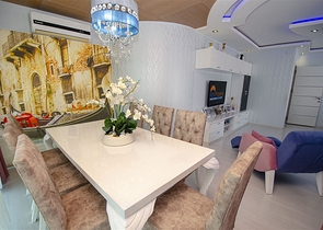  شقة واسعة 4+1 في منطقة اونجالي من كونيالتي أنطاليا