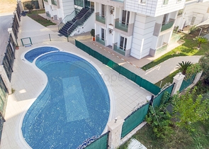  شقة واسعة 4+1 في منطقة اونجالي من كونيالتي أنطاليا