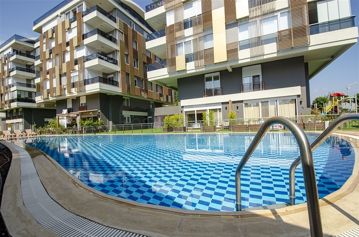 شقق فاخرة 3 + 1 و 4 + 1 في اونجالي كونيالتي أنطاليا