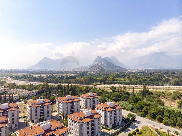 شقق فاخرة 3 + 1 و 4 + 1 في اونجالي كونيالتي أنطاليا