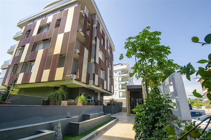 شقق فاخرة 3 + 1 و 4 + 1 في اونجالي كونيالتي أنطاليا