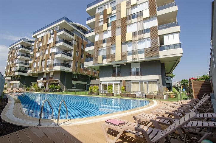 شقق فاخرة 3 + 1 و 4 + 1 في اونجالي كونيالتي أنطاليا