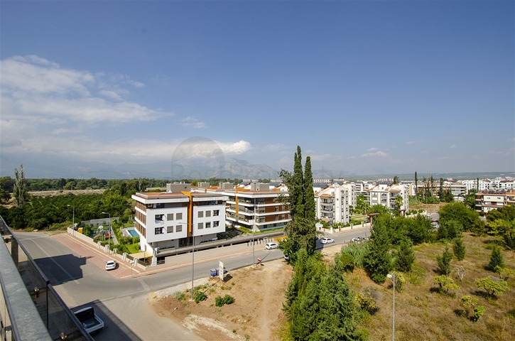 شقق فاخرة 3 + 1 و 4 + 1 في اونجالي كونيالتي أنطاليا