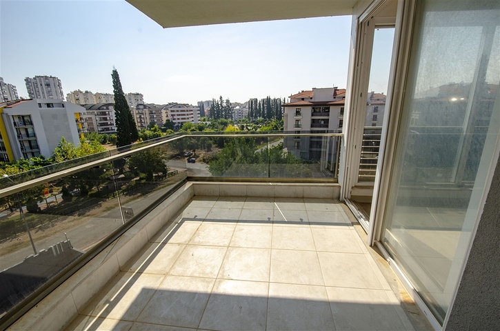 شقق فاخرة 3 + 1 و 4 + 1 في اونجالي كونيالتي أنطاليا