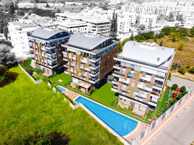 شقق فاخرة 3 + 1 و 4 + 1 في اونجالي كونيالتي أنطاليا