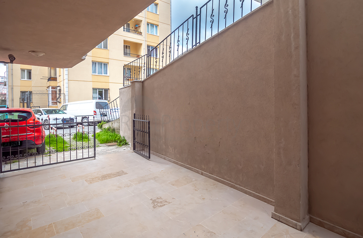 في مركز اسطنبول - بشيكتاش - دوبلكس خمس عرف وصالة مفروشة .