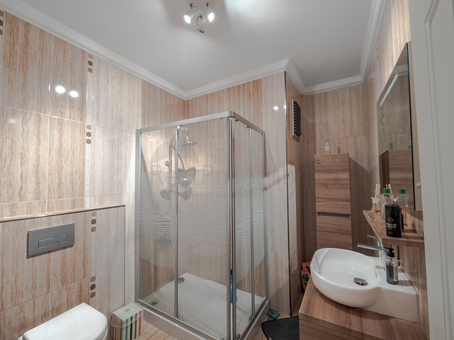 في مركز اسطنبول - بشيكتاش - دوبلكس خمس عرف وصالة مفروشة .