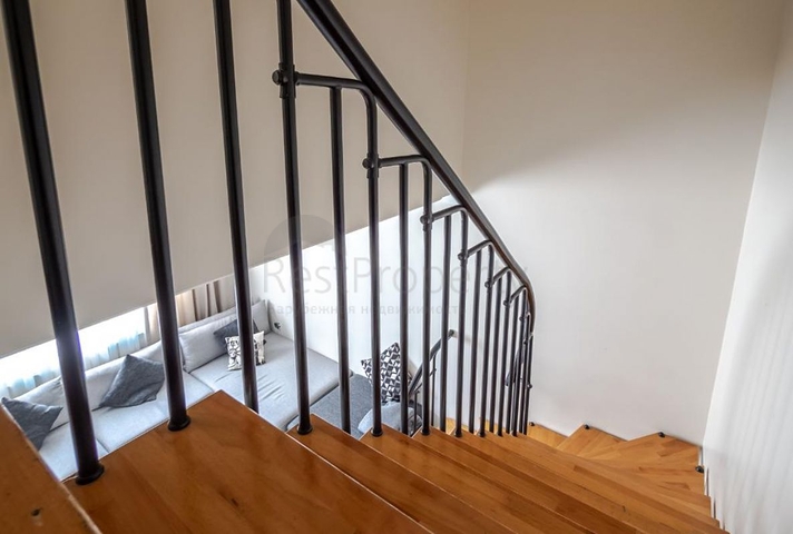 في مركز اسطنبول - بشيكتاش - دوبلكس خمس عرف وصالة مفروشة .