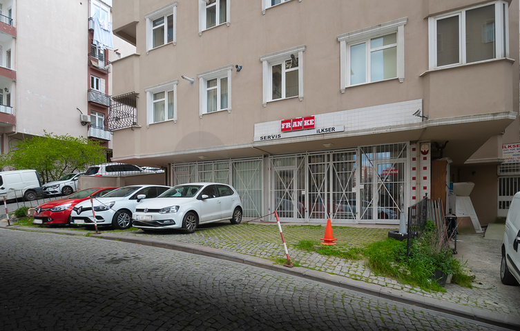 في مركز اسطنبول - بشيكتاش - دوبلكس خمس عرف وصالة مفروشة .