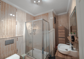 في مركز اسطنبول - بشيكتاش - دوبلكس خمس عرف وصالة مفروشة .