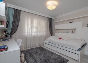 في مركز اسطنبول - بشيكتاش - دوبلكس خمس عرف وصالة مفروشة .