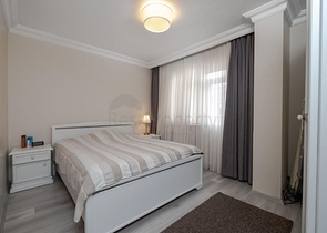 في مركز اسطنبول - بشيكتاش - دوبلكس خمس عرف وصالة مفروشة .