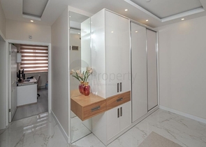 في مركز اسطنبول - بشيكتاش - دوبلكس خمس عرف وصالة مفروشة .