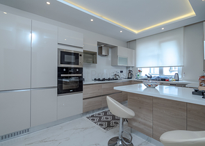 في مركز اسطنبول - بشيكتاش - دوبلكس خمس عرف وصالة مفروشة .