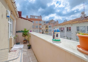 في مركز اسطنبول - بشيكتاش - دوبلكس خمس عرف وصالة مفروشة .