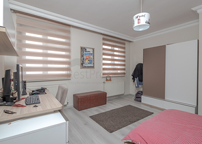 في مركز اسطنبول - بشيكتاش - دوبلكس خمس عرف وصالة مفروشة .