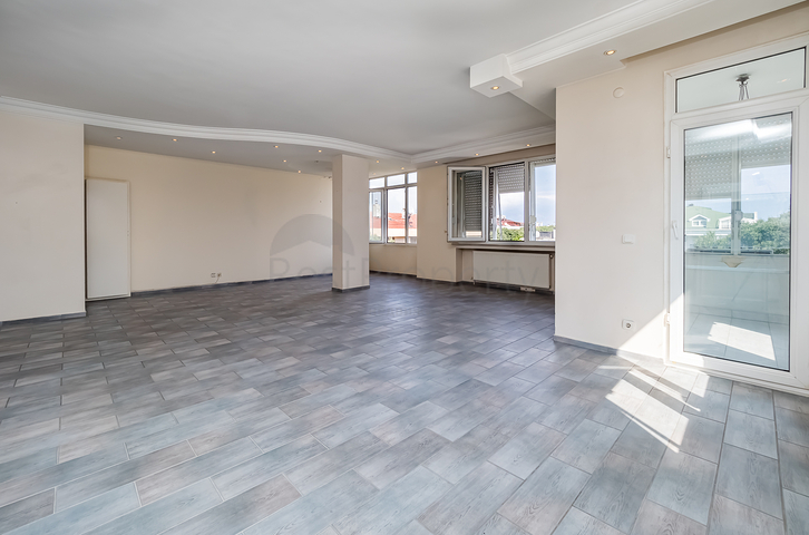 دوبلكس اربع غرف وصالة -قريبة من البحر في مركز اسطنبول 