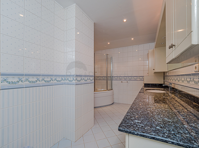 دوبلكس اربع غرف وصالة -قريبة من البحر في مركز اسطنبول 