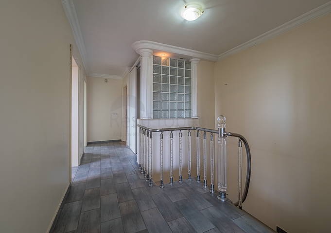 دوبلكس اربع غرف وصالة -قريبة من البحر في مركز اسطنبول 