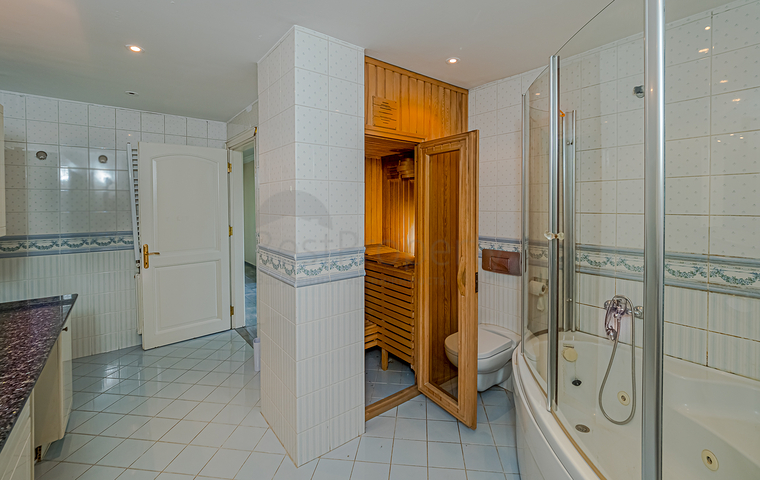 دوبلكس اربع غرف وصالة -قريبة من البحر في مركز اسطنبول 